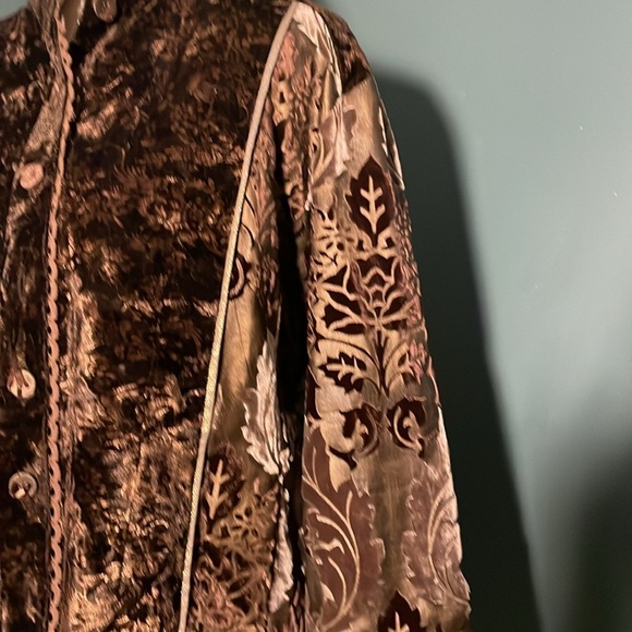 Chicos Crushed Velvet and Brocade Paneled Jacket Size3 Chicos = size 16 - Picture 2 of 9